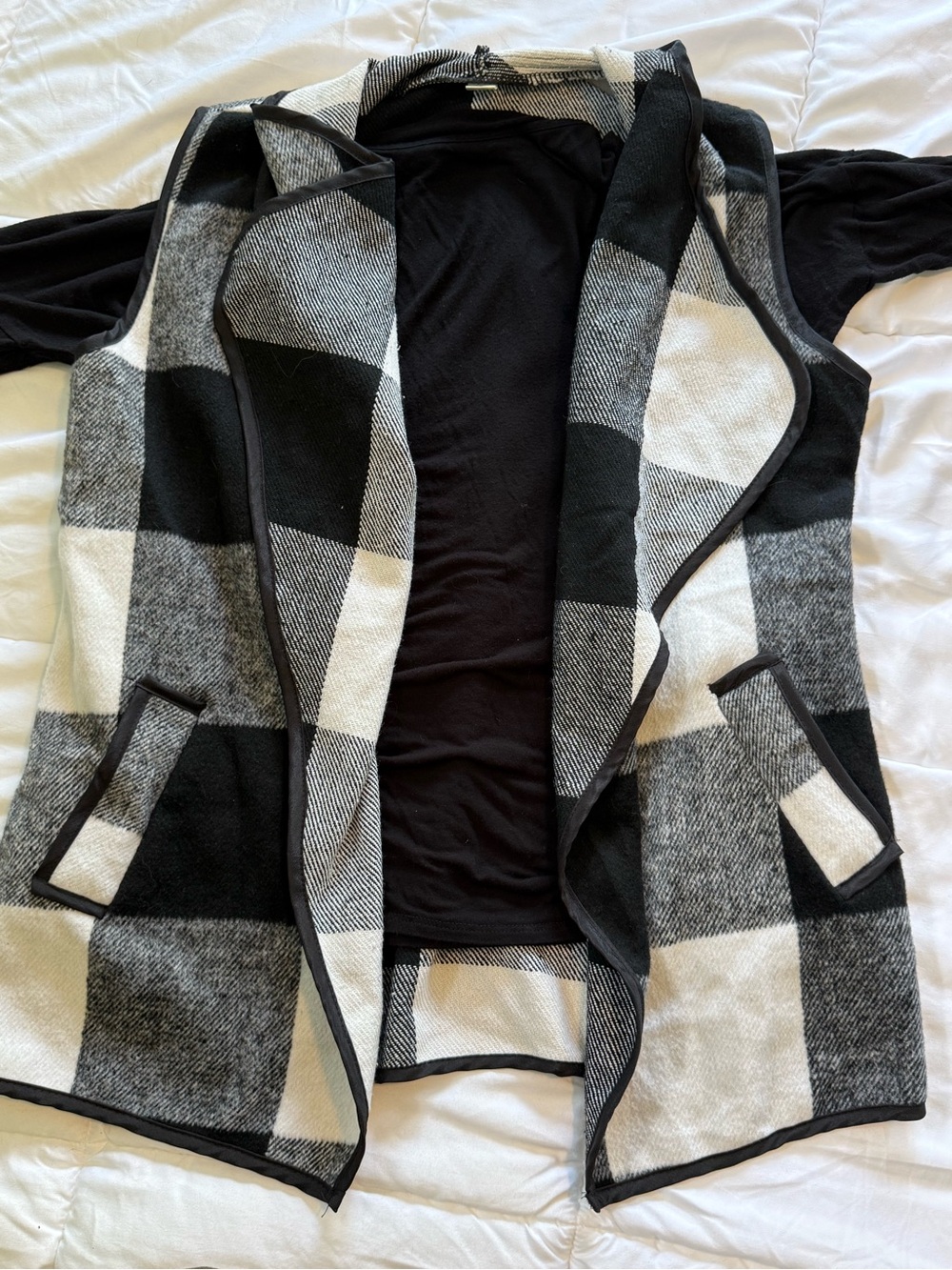 Ladies Black & White Buffalo Plaid Open Front Sweater Vest one size fits all